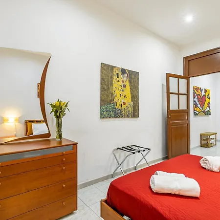 Corso Dei Mille Railway Apartment